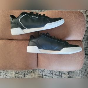 Black adidas sneaker shoes, 9.5